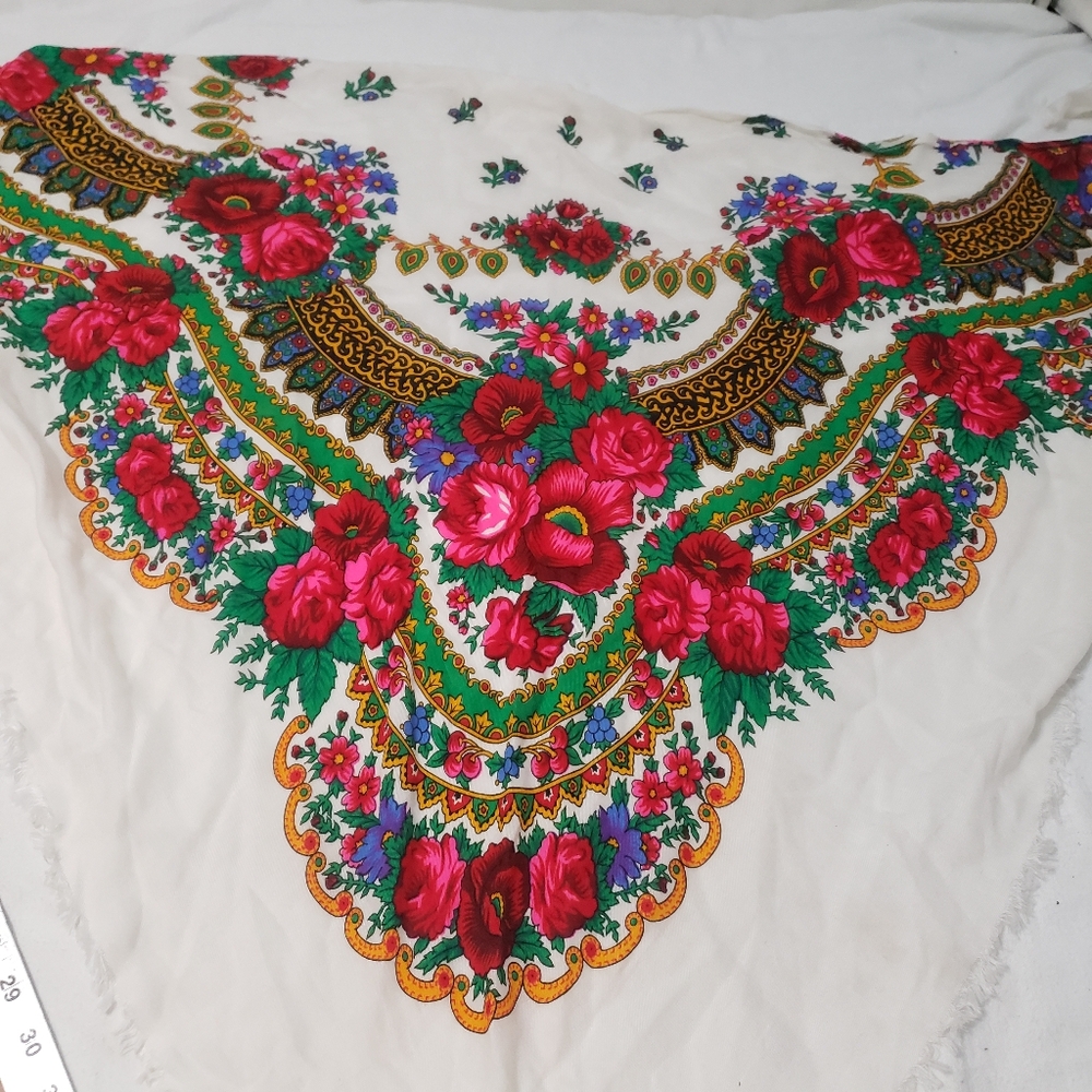 Roses, floral half  mandela, triangular shaw